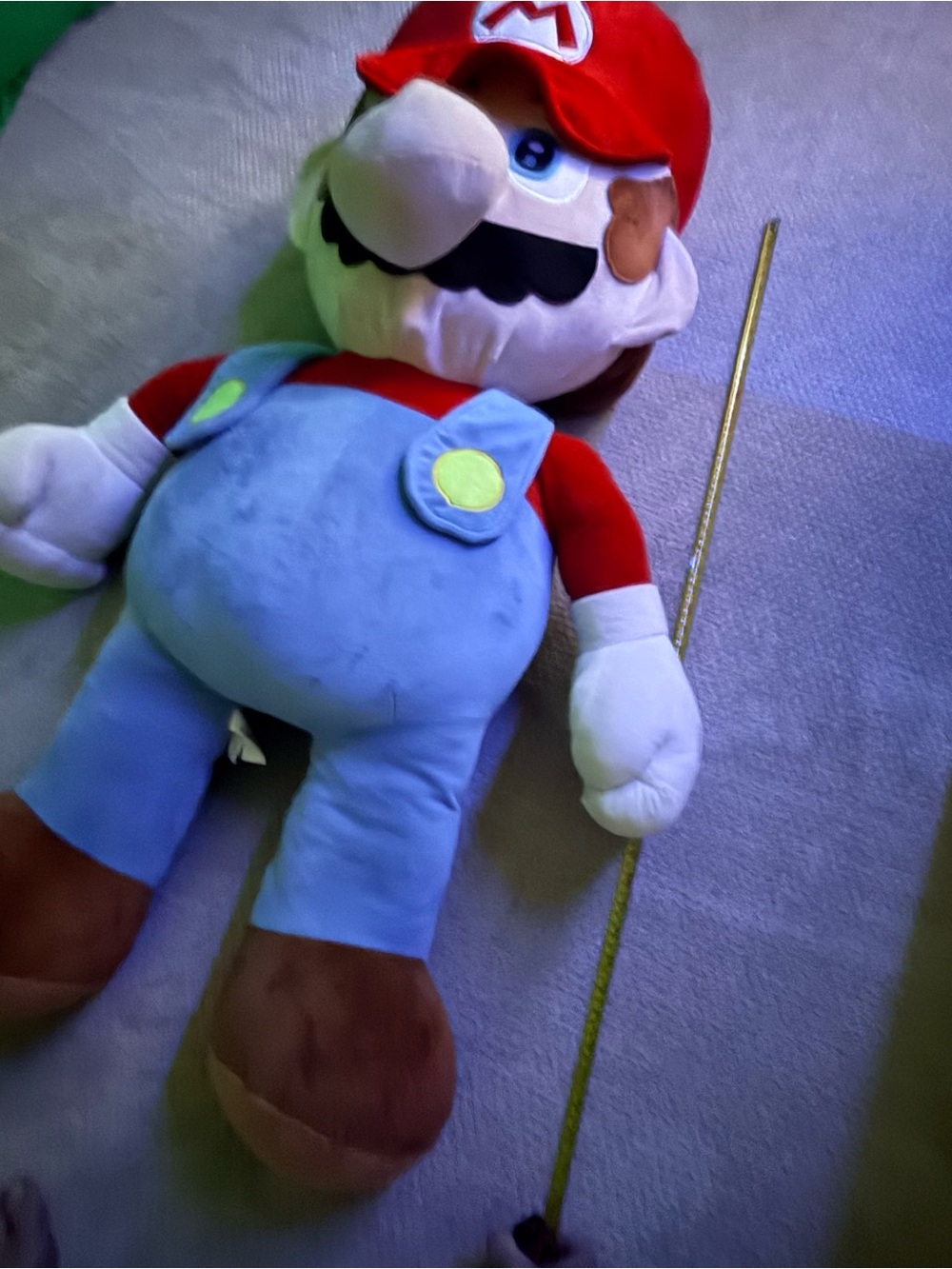 Jumbo Super Mario 48 in/4 ft. Plush toy with amiibo, and extra toys, and hoodie - Picture 8 of 11
